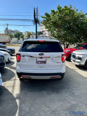 2016 Ford Explorer — foto 6 / 13