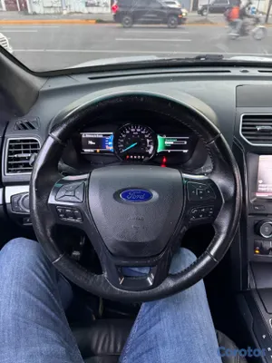 2016 Ford Explorer — foto 11 / 13