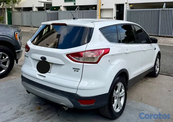 2014 Ford Escape — foto 5 / 11