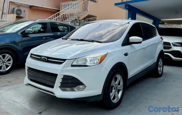 2014 Ford Escape — foto 8 / 11