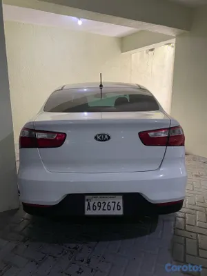 2016 Kia Rio — foto 4 / 6