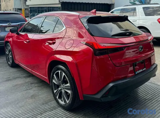 2019 Lexus UX — foto 3 / 3