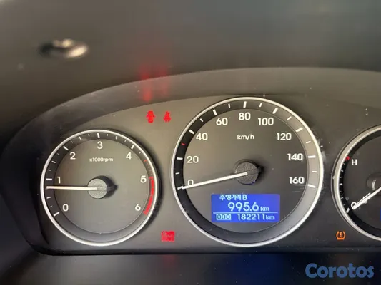 2019 Hyundai Starex — foto 4 / 6