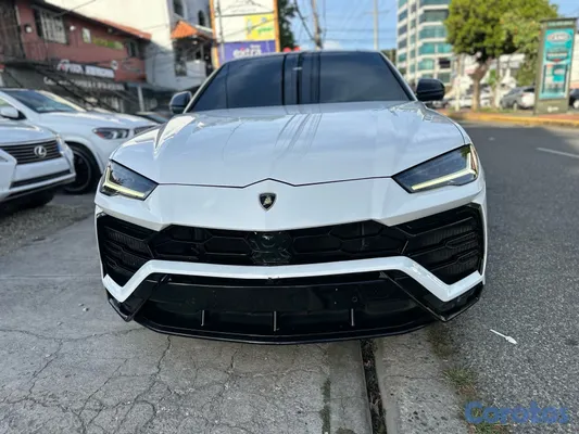 2019 Lamborghini Urus — foto 2 / 11