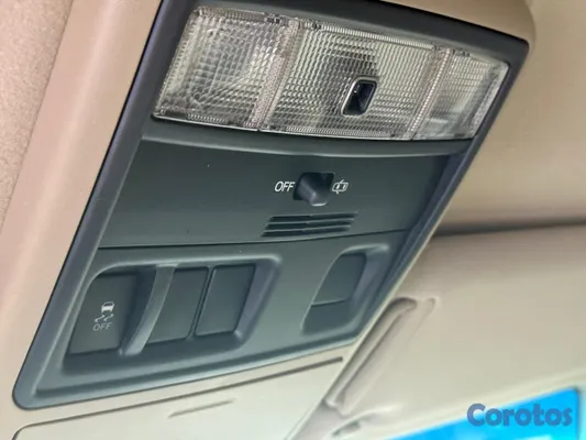 2011 Toyota 4 Runner — foto 11 / 13