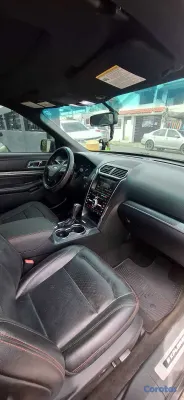 2016 Ford Explorer — foto 7 / 10