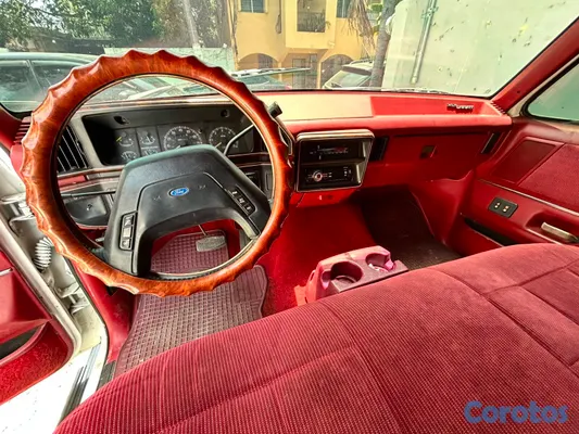 1991 Ford F150 XLT — foto 5 / 9