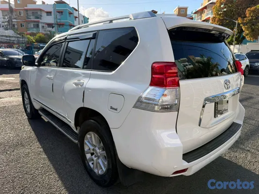 2013 Toyota Land Cruiser Prado — foto 4 / 10