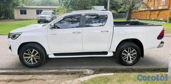 2017 Toyota Hilux — foto 6 / 9