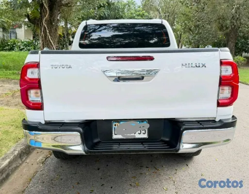 2017 Toyota Hilux — foto 7 / 9
