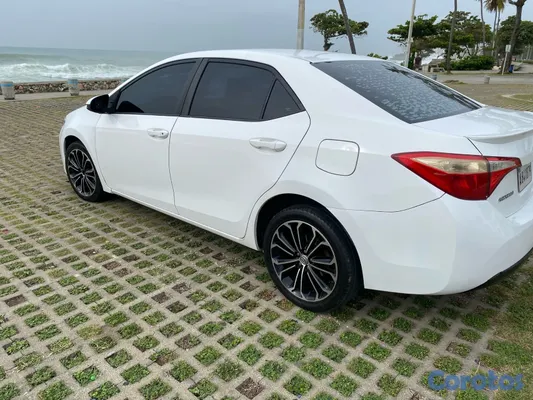 2014 Toyota Corolla — foto 3 / 5
