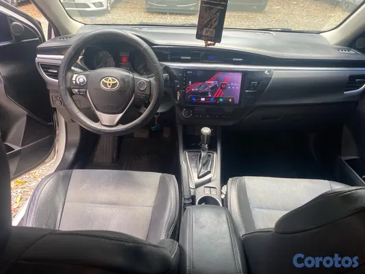 2014 Toyota Corolla — foto 4 / 5