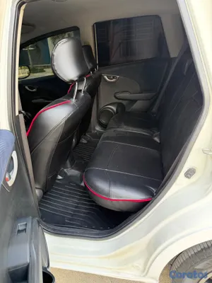 2012 Honda Fit — foto 5 / 8