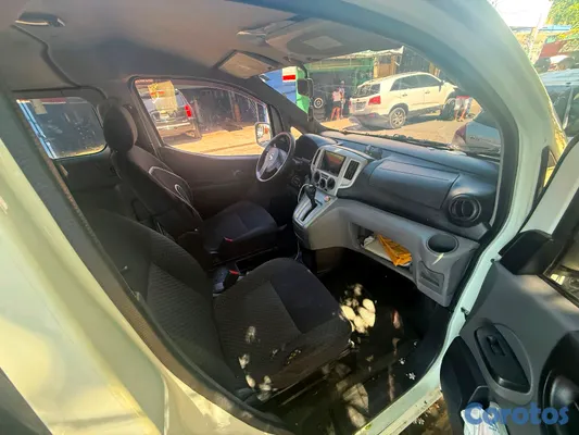 2016 Nissan NV — foto 3 / 14