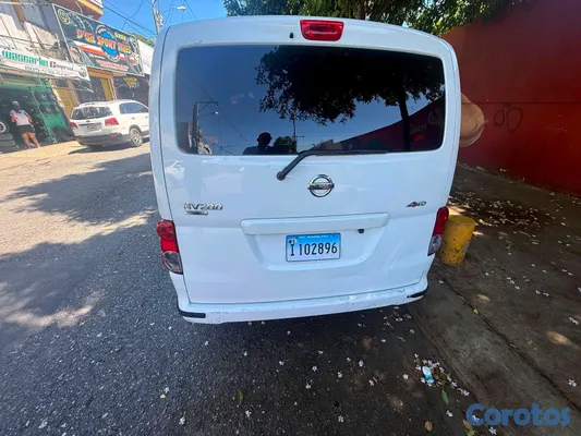 2016 Nissan NV — foto 5 / 14