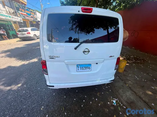 2016 Nissan NV — foto 6 / 14