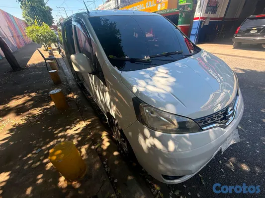 2016 Nissan NV — foto 7 / 14