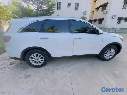 2019 Kia Sorento — foto 3 / 7