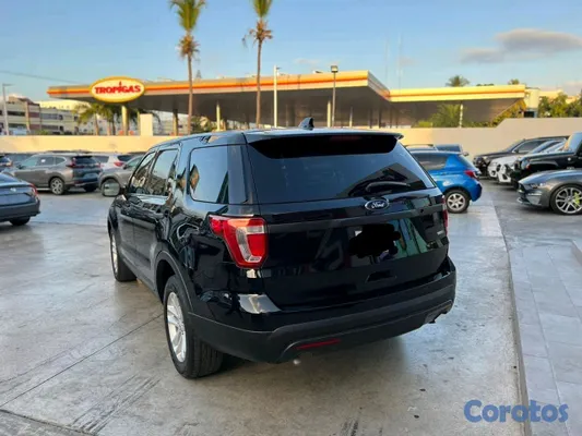 2017 Ford Explorer — foto 1 / 6