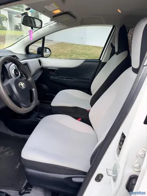 2012 Toyota Vitz — foto 5 / 10