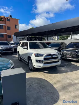 2022 Toyota 4 Runner — foto 2 / 10