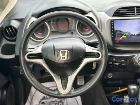 2012 Honda Fit — foto 8 / 12