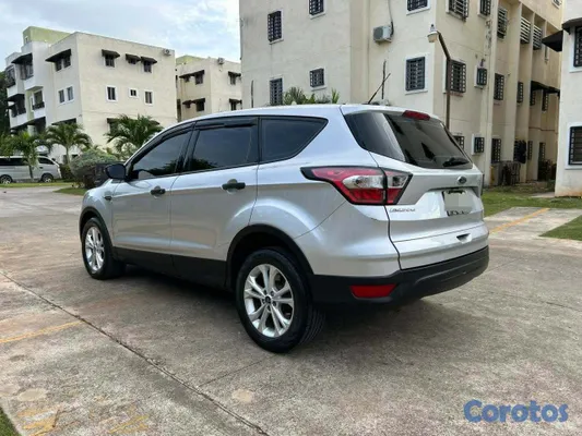2018 Ford Escape — foto 4 / 19