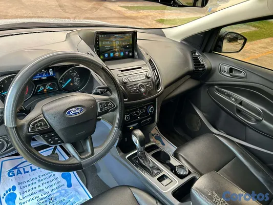 2018 Ford Escape — foto 9 / 19