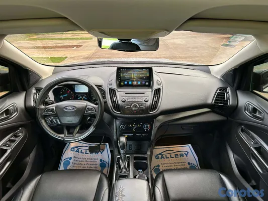 2018 Ford Escape — foto 10 / 19