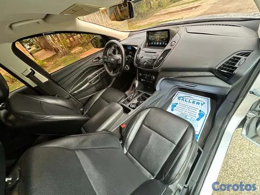 2018 Ford Escape — foto 17 / 19