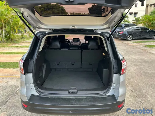 2018 Ford Escape — foto 18 / 19