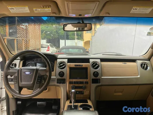 2011 Ford F-150 LARIAT 4X4 — foto 6 / 9