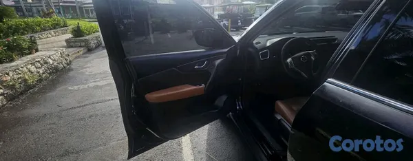 2014 Nissan Rogue — foto 7 / 12