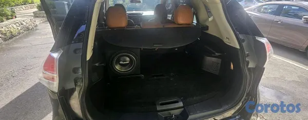 2014 Nissan Rogue — foto 10 / 12