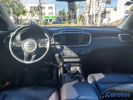 2017 Kia Sorento — foto 6 / 6