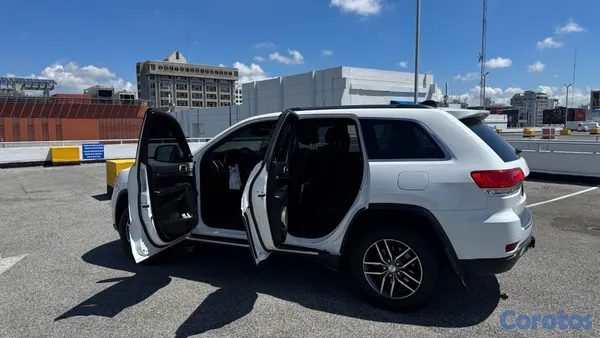 2018 Jeep Grand Cherokee — foto 2 / 7