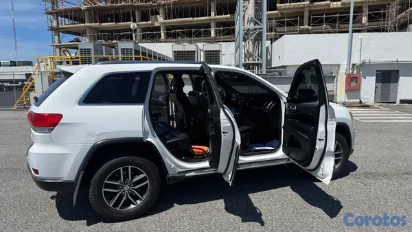 2018 Jeep Grand Cherokee — foto 6 / 7