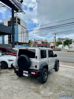 2023 Suzuki Jimny — foto 7 / 10