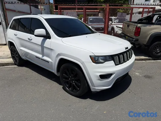 2019 Jeep Grand Cherokee — foto 8 / 12