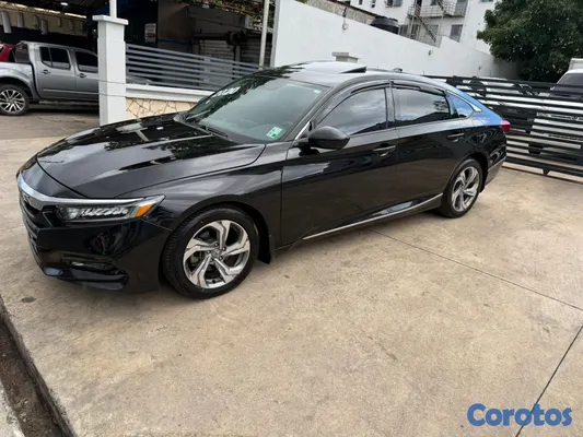 2020 Honda Accord — foto 8 / 13