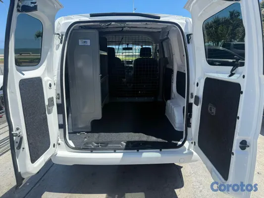 2020 Nissan NV — foto 3 / 10