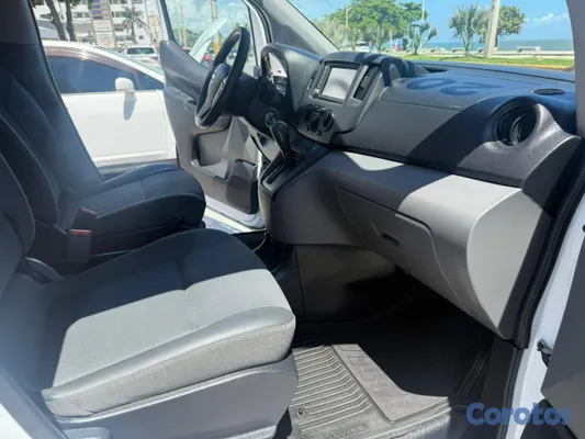 2020 Nissan NV — foto 6 / 10