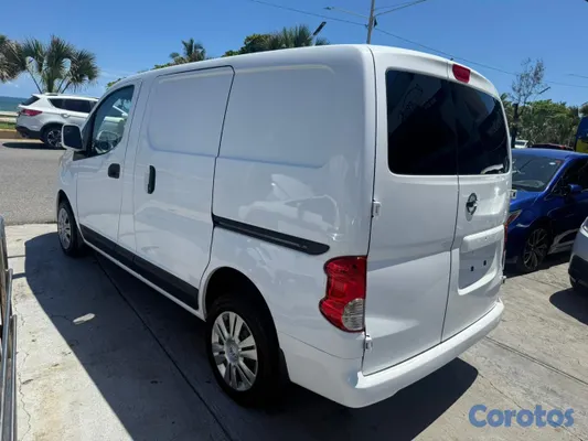 2020 Nissan NV — foto 7 / 10