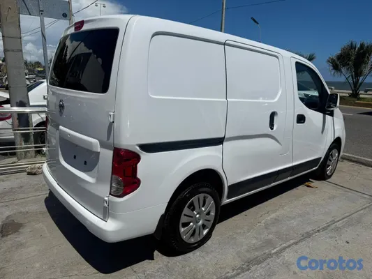 2020 Nissan NV — foto 9 / 10
