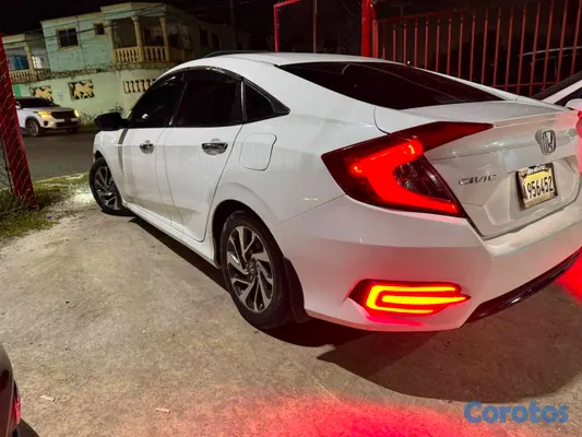2016 Honda Civic — foto 3 / 9