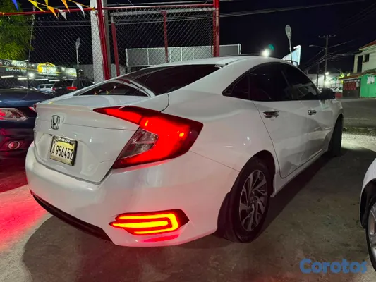 2016 Honda Civic — foto 4 / 9