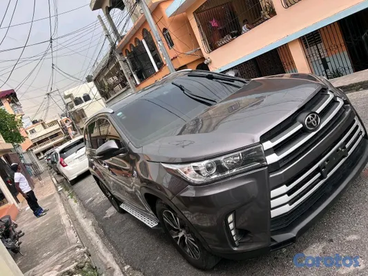 2019 Toyota Highlander — foto 3 / 9