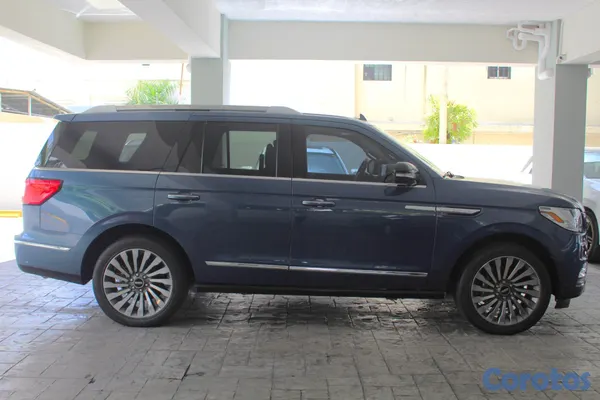 2026 Lincoln Navigator