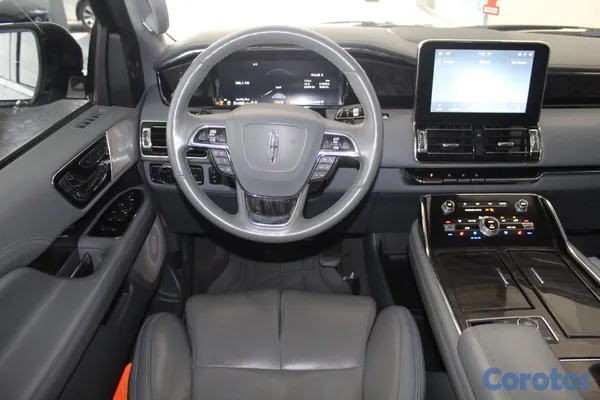 2026 Lincoln Navigator — foto 10 / 12