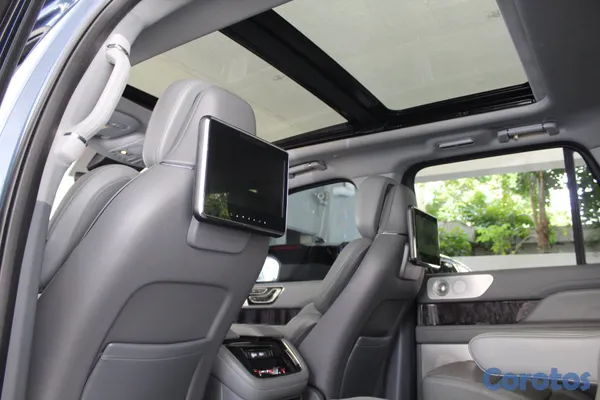 2026 Lincoln Navigator — foto 12 / 12